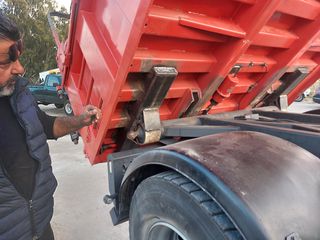 Ανατροπή Volvo 2008 FM440 8X4-thumb-15