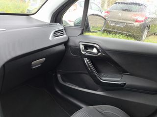 Peugeot 208 2015 Allure Navi-thumb-17