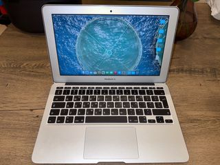 Apple MacBook Air 11" - Early 2015 - macOS Monterey & Windows 10 Professional - i5 1,6 GHz, 4 GB Ram, 512 GB SSD