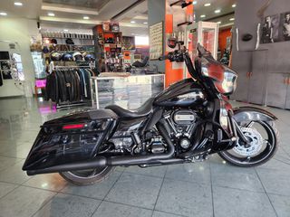 Harley Davidson Touring CVO Street Glide 2017-thumb-3