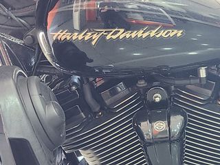 Harley Davidson Touring CVO Street Glide 2017-thumb-8