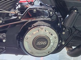 Harley Davidson Touring CVO Street Glide 2017-thumb-9