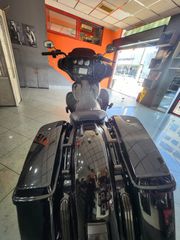Harley Davidson Touring CVO Street Glide 2017-thumb-11
