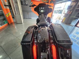 Harley Davidson Touring CVO Street Glide 2017-thumb-15