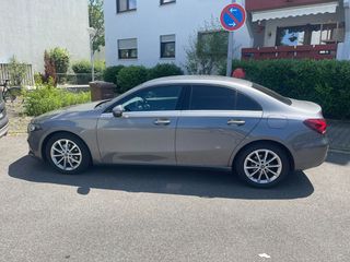 Mercedes-Benz A 180 2019 SEDAN