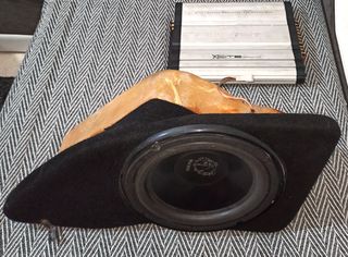 Εργοστασιακό σετ Subwoofer& ενισχυτής Magnat SEAT IBIZA 6K1-2