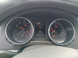 Skoda Yeti 2010-thumb-12