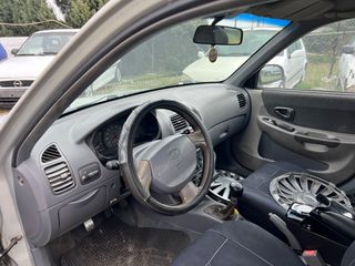 Hyundai Accent 2001-thumb-5