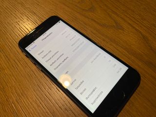 Apple Iphone 8 (64GB)-thumb-2