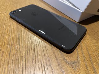 Apple Iphone 8 (64GB)-thumb-3
