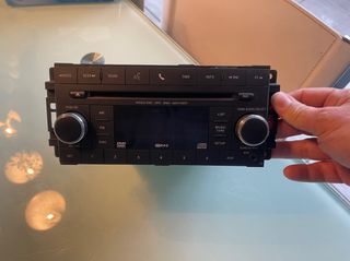 Ράδιο CD mp3 με aux jeep γνήσια από jeep cherokee kk 2008 από αναβάθμιση