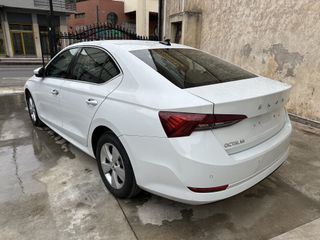 Skoda Octavia 2021-thumb-4