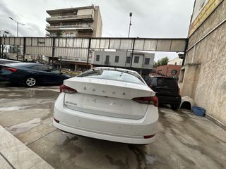 Skoda Octavia 2021-thumb-5