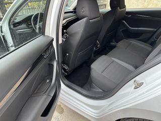 Skoda Octavia 2021-thumb-18