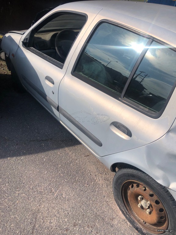 RENAULT CLIO 2004