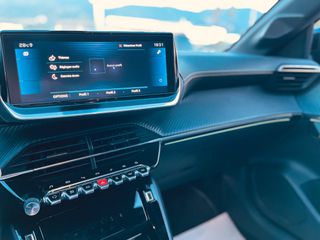 Peugeot 208 2020 GT-LINE / PANORAMA /NAVI/3D-i COCKPIT-thumb-18