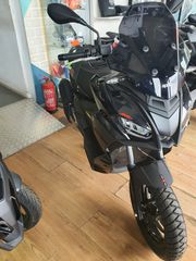 Aprilia SR GT 200 2026 200-thumb-1