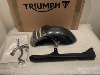 Triumph kit hugger  SPEED FOUR/TT 600 κιτ Λασποτήρα πίσω carbon  A9748019