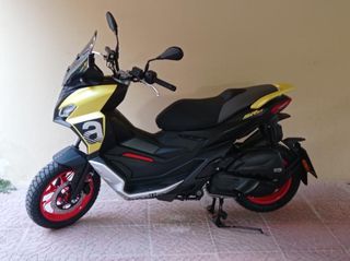 Aprilia SR GT 125 2024-thumb-2