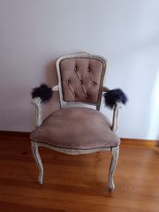 Χειροποίητη vintage πολυθρόνα Louis XV Elise με δέρμα και γούνα και υποπόδιο