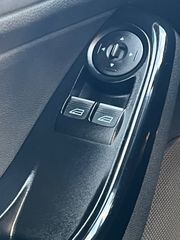 Ford Fiesta 2015 ST-Line-thumb-44