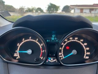 Ford Fiesta 2015 ST-Line-thumb-6