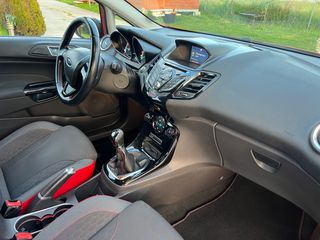 Ford Fiesta 2015 ST-Line-thumb-28