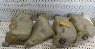 ΔΟΧΕΙΟ ΝΕΡΟΥ ΥΑΛΟΚΑΘΑΡΙΣΤΗΡΩΝ ΜΕ ΒΑΛΒΙΔΑ 1J0955453B VW GROUP  VW GOLF SKODA OCTAVIA SEAT LEON