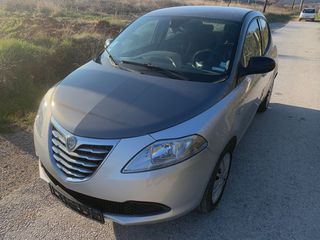 Lancia Ypsilon 2012