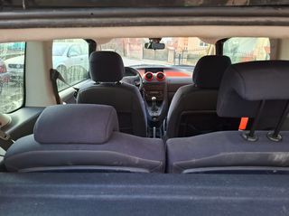 Peugeot 1007 2006-thumb-6