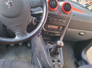Peugeot 1007 2006-thumb-12