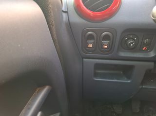 Peugeot 1007 2006-thumb-19