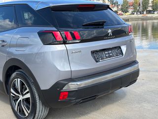 Peugeot 3008 2020 Hybrid 225 HP Allure-thumb-10
