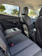 Peugeot 3008 2020 Hybrid 225 HP Allure-thumb-25