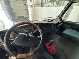 Volvo 2001 fh12-thumb-3