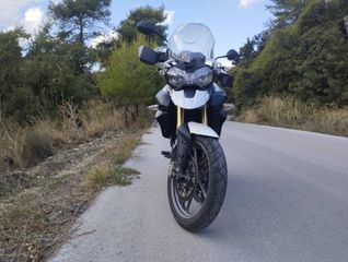 Triumph Tiger 800 2012-thumb-22