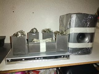 ΠΩΛΕΙΤΑΙ HOME CINEMA TEAC  ME DVD-PLAYER,RADIO CD KAI 6 ΗΧΕΙΑ (5+1 SUBWOOFER) KAI ΠΑΝΩ ΑΠΟ 320 DVD KAI CD