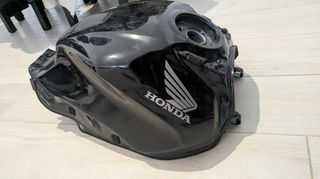 Ντεπόζιτο  HONDA CB R 650-thumb-3
