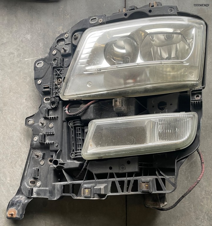 ΒΑΣΗ ΜΕ ΦΑΝΑΡΙ & ΠΡΟΒΟΛΑΚΙ ΔΕΞΙΑ MAN TGX TGS EURO 6