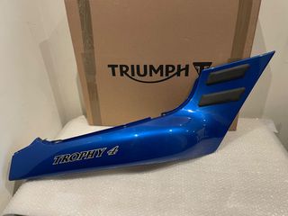 Triumph rear side panel rh TROPHRY δεξιό καπάκι ουράς 2305440-T0301