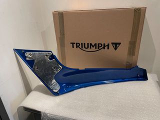 Triumph rear side panel rh TROPHRY δεξιό καπάκι ουράς 2305440-T0301-thumb-1