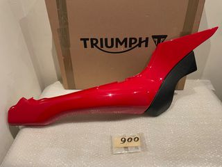 Triumph rear side panel rh DAYTONA 900/1200 super III δεξιό καπάκι ουράς  2305451-T0301