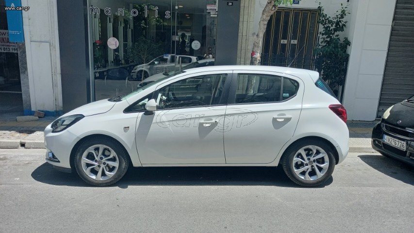 Opel Corsa '15 color edition red with hand rest