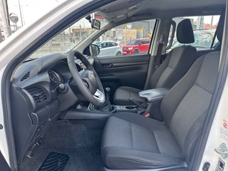 Toyota Hilux 2018 2.4 D-4D-F Double Cab 4x4 Euro 6-thumb-9