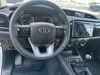 Toyota Hilux 2018 2.4 D-4D-F Double Cab 4x4 Euro 6-thumb-11