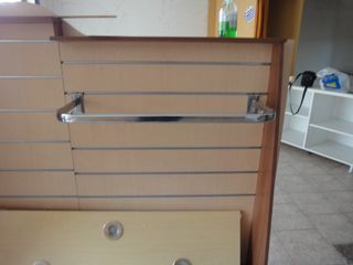 ΚΡΕΜΑΣΗ ΕΝΔΥΜΑΤΩΝ