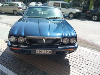 Jaguar XJ8 2000 vanden plus-thumb-3
