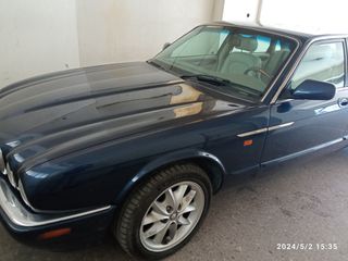 Jaguar XJ8 2000 vanden plus-thumb-6