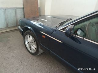 Jaguar XJ8 2000 vanden plus-thumb-9