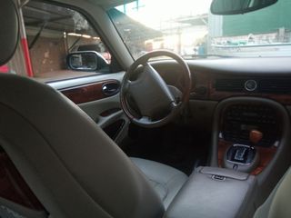 Jaguar XJ8 2000 vanden plus-thumb-19
